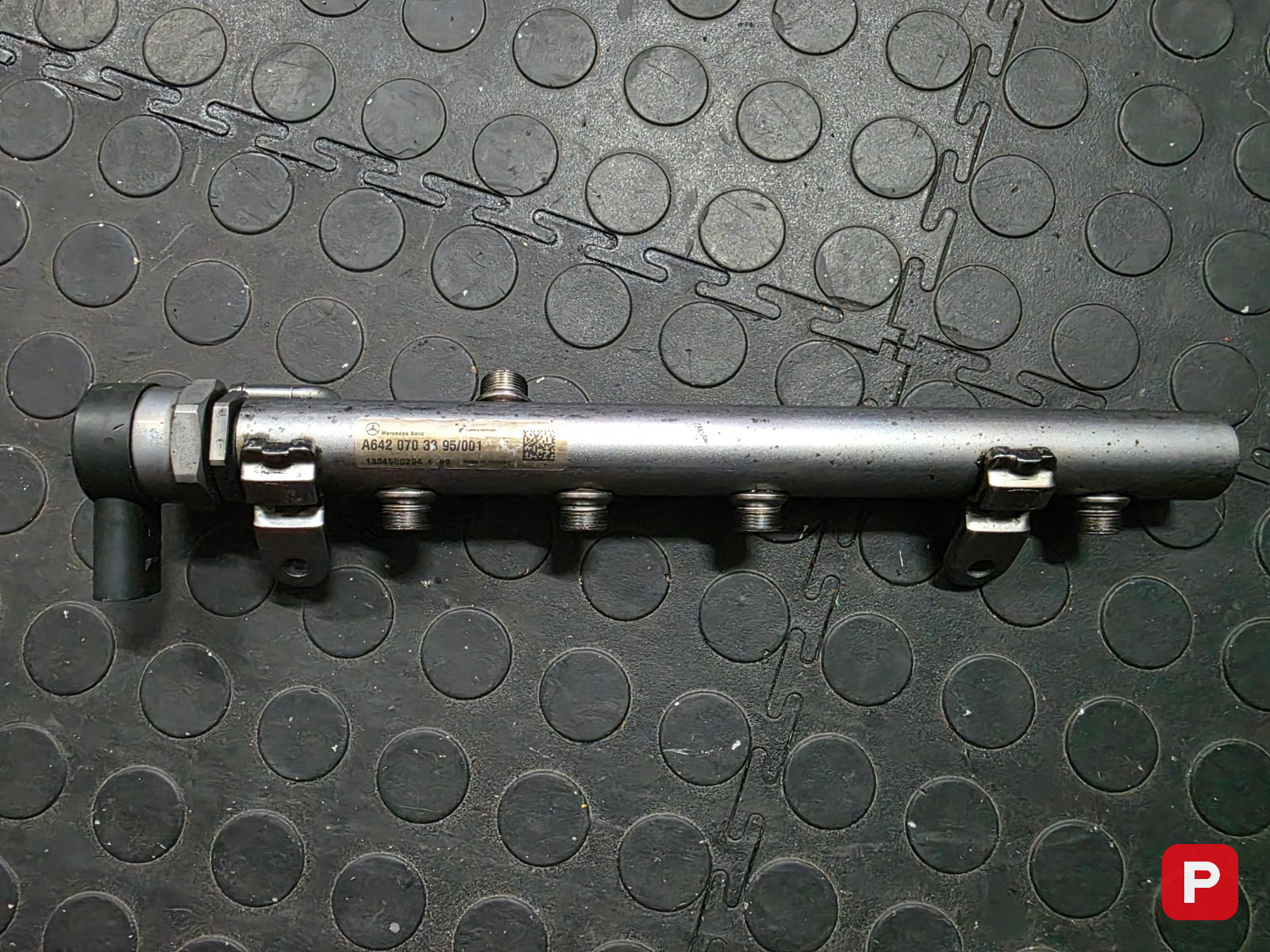 Left Bank Fuel Rail — Mercedes GLE350D — PTV-000254