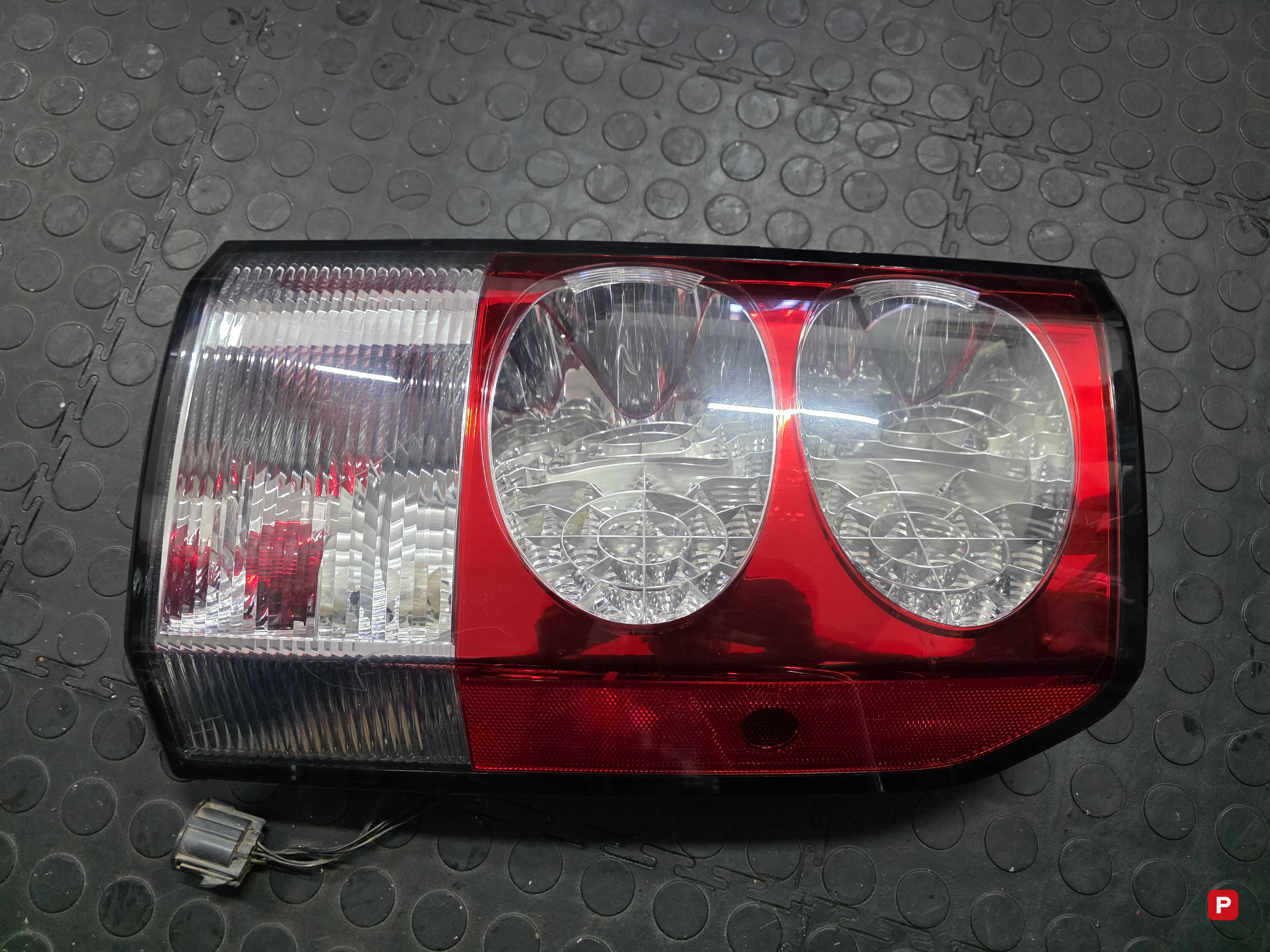 Right Tail light — Land Rover Discovery 4 2010–2014 — PTV-000302